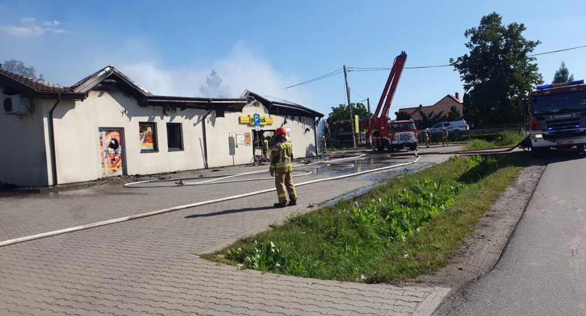 Giżyce: pożar sklepu. Trwa walka z żywiołem (Aktualizacja)