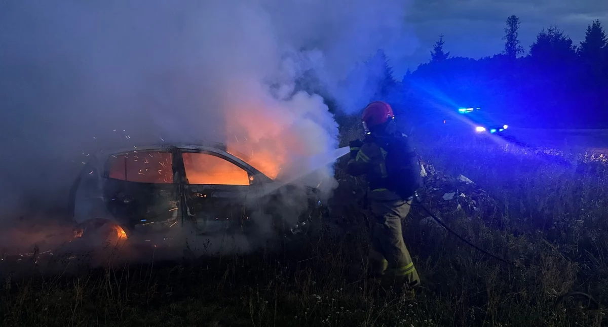 Rokotów: pożar samochodu osobowego