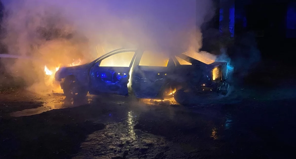 Straż Pożarna w Sochaczewie: nocne pożary trzech samochodów 