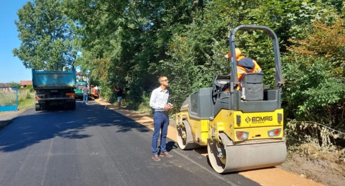 Gmina Rybno: Trwają prace związane z przebudową kolejnego odcinka drogi powiatowej Złota – Dębsk, inwestycja za ponad 500 000,00 zł 
