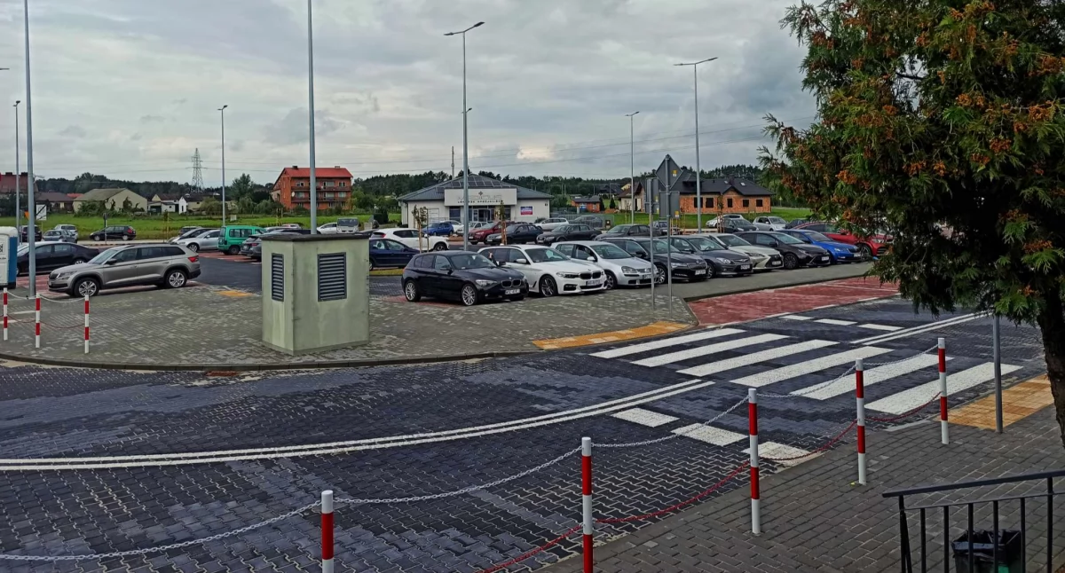Nowy parking pod szpitalem w Sochaczewie oddany do użytku