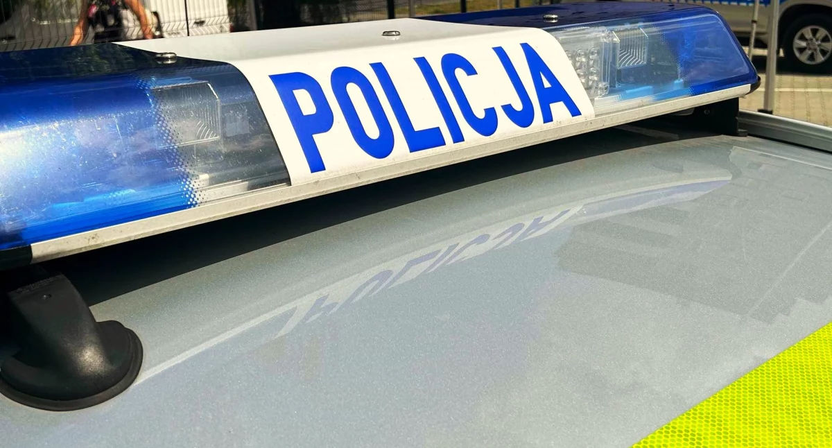 Policja: jeden kierowca z aż trzema zakazami sądowymi, brakiem OC i fałszywymi tablicami
