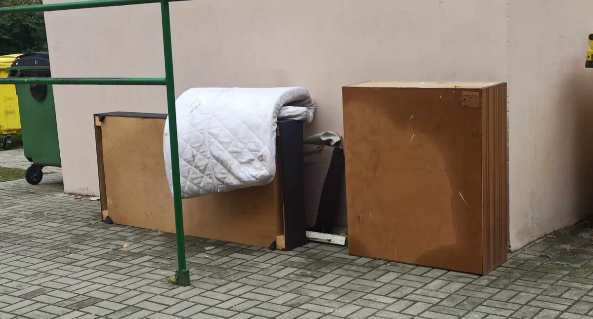 Przypominamy o trwającej zbiórce starych mebli w październiku. Harmonogram i lista ulic.