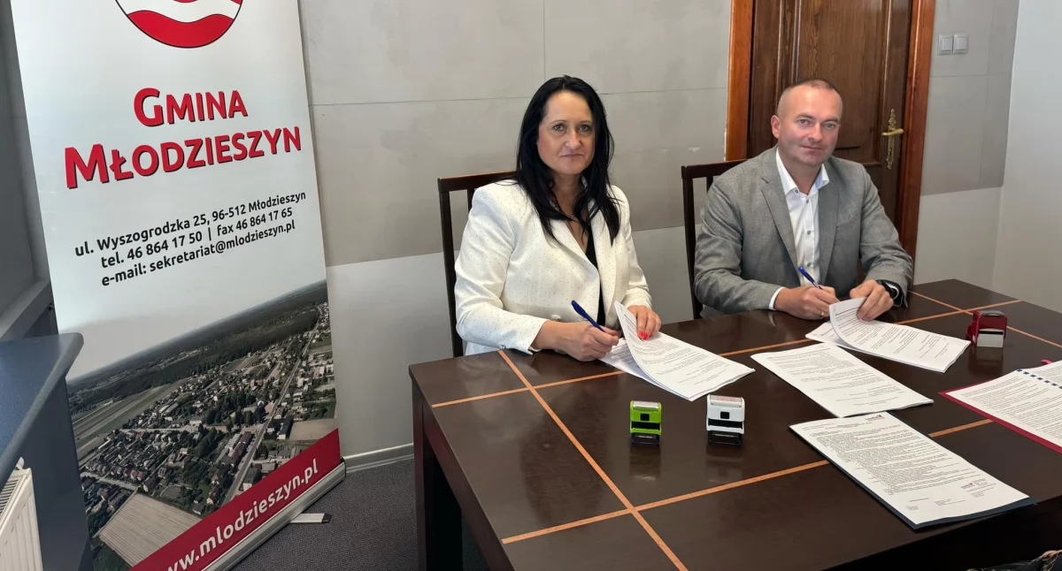 Młodzieszyn: podpisana umowa na budowę hali sportowej przy Szkole Podstawowej w Młodzieszynie