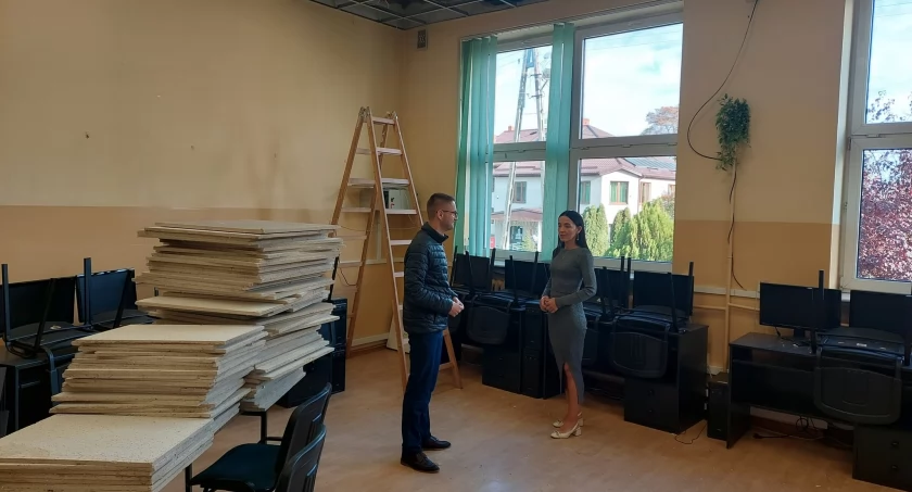 Gmina Rybno: Kolejne prace remontowe w Szkole Podstawowej z Oddziałami Przedszkolnymi w Rybnie  rozpoczęte
