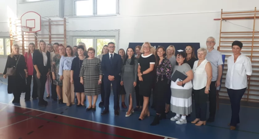 Gmina Rybno: Piękna uroczystość z okazji Dnia Edukacji Narodowej oraz Święta Patrona Szkoły 