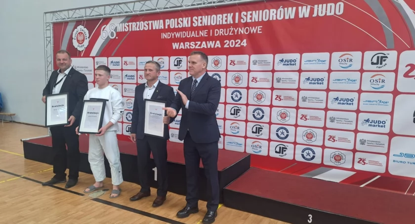 Janusz Piechna wyróżniony przez Prezesa Polskiego Związku Judo  za zdobycie Brązowego Medalu z Mistrzostw Świata i Srebrnego Medalu z Mistrzostw Europy!!!