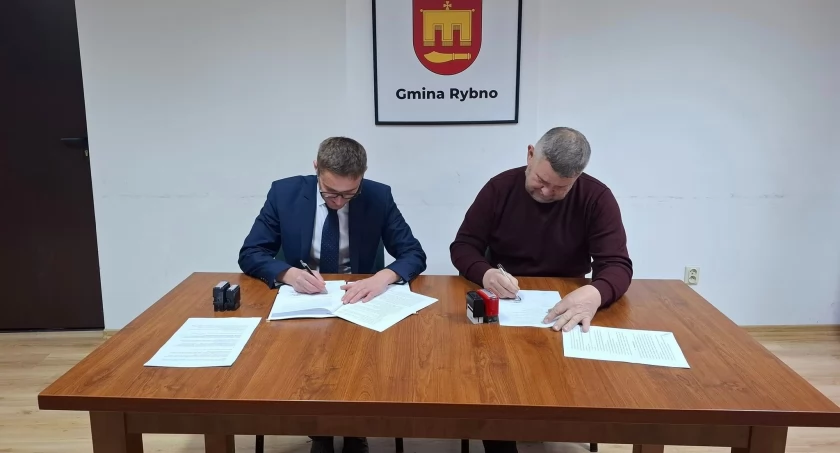 Gmina Rybno: Umowa na modernizację urządzeń zaopatrujących w wodę oraz przepompowni ścieków i oczyszczalni ścieków podpisana, wartość inwestycji to ponad 900 000,00 zł  