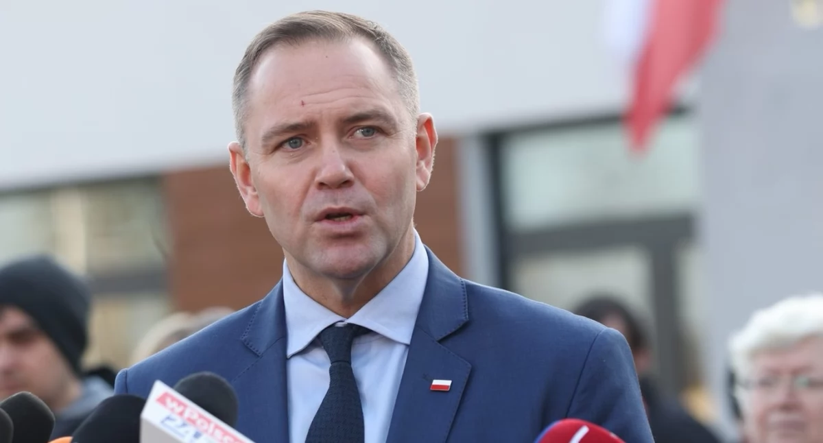 Karol Nawrocki w Sochaczewie: spotkanie z pracownikami WTZ i polityczne napięcia na konferencji