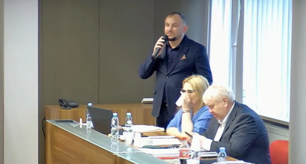 IX Sesja Rady Miejskiej: walka o namiot za 40 tys. zł, czyli, burmistrz zapowiada kampanię: Invest in Sochaczew