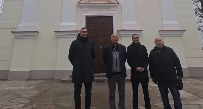 Gmina Rybno: Zakończył się remont elewacji frontowej i południowej kościoła parafialnego pw. św. Bartłomieja Apostoła w Rybnie, wartość inwestycji 1 000 000,00 zł