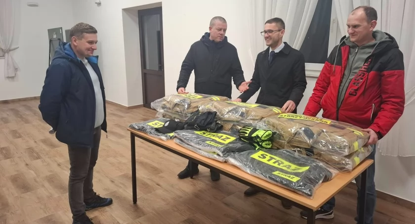 Gmina Rybno: Nowe umundurowanie strażackie dla druhen i druhów z OSP Cypriany, wartość 30 000,00 zł 