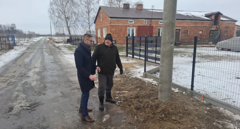 Gmina Rybno: Kolejne energooszczędne oświetlenie uliczne powstaje w Konstantynowie i Wesołej, inwestycje za ponad 170 000,00 zł 