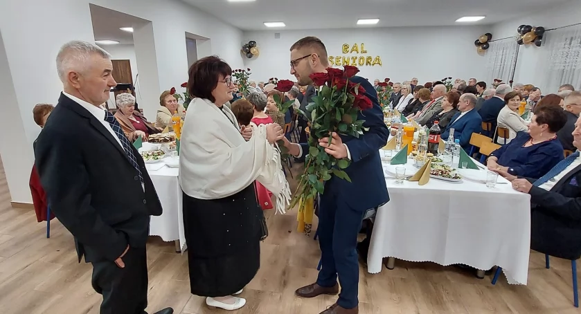 Wójt Damian Jaworski zaprasza do wzięcia udziału w Balu Seniora, który odbędzie 22 lutego - trwają zapisy 