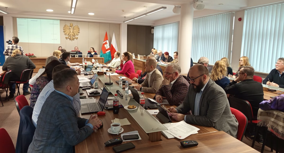 Pochylą się nad miastem  