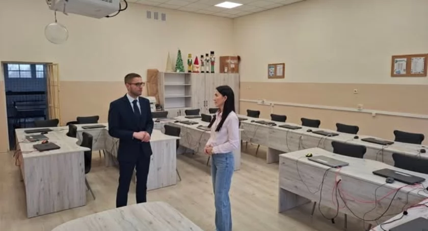 Gmina Rybno: Zakończyły się prace remontowe i doposażenie sal lekcyjnych w Szkole Podstawowej z Oddziałami Przedszkolnymi w Rybnie