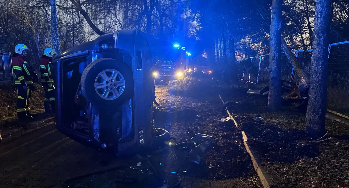 Nietrzeźwy 19-latek doprowadził do kolizji i uszkodził mienie