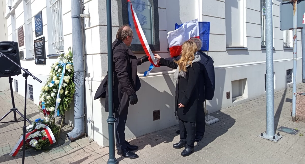 W Sochaczewie została odsłonięta Macewa Pamięci 