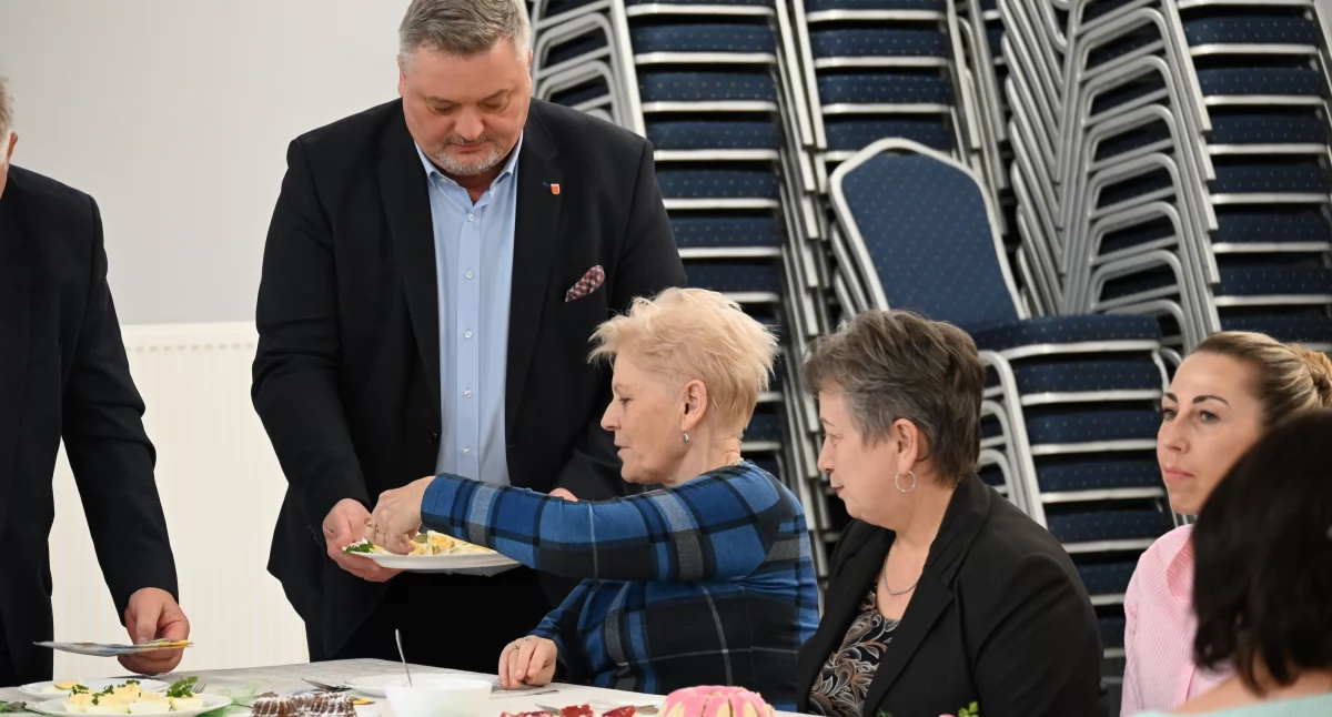 Wielkanocne spotkanie Kół Gospodyń Wiejskich Gminy Sochaczew w Żdżarowie 