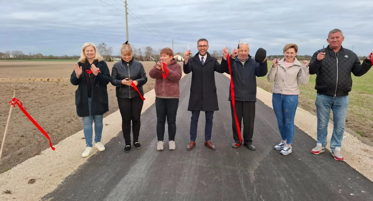 Gmina Rybno: Zakończyły się generalne remonty dróg gminnych w miejscowościach Antosin oraz Ćmiszew Rybnowski, inwestycje za ponad 600 000,00 zł
