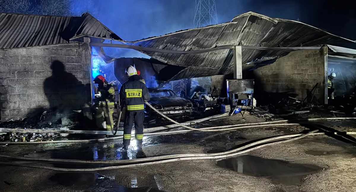 Pożar budynku gospodarczego w Sochaczewie:  Szybka i zdecydowana reakcja strażaków