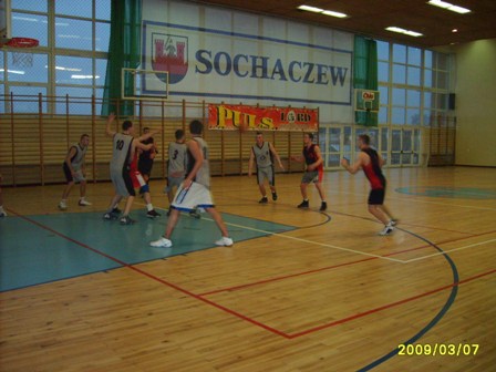 SOCHACZEWSKA LIGA KOSZYKÓWKI PO XIII KOLEJCE