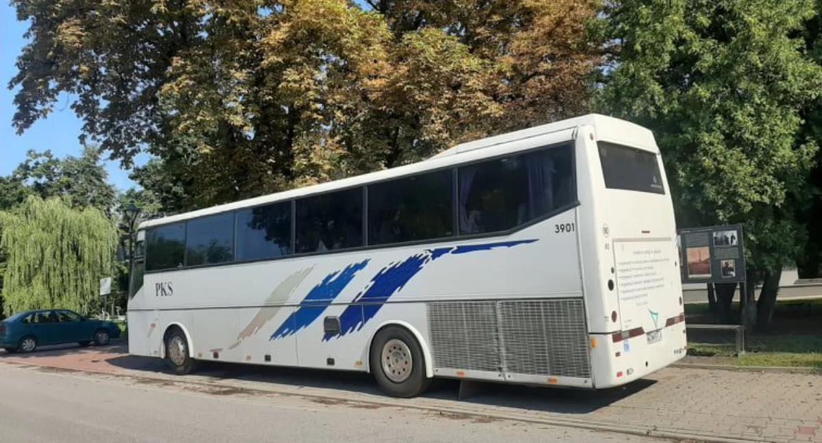 Szkolne autobusy dla uczniów z Rybna i Młodzieszyna 
