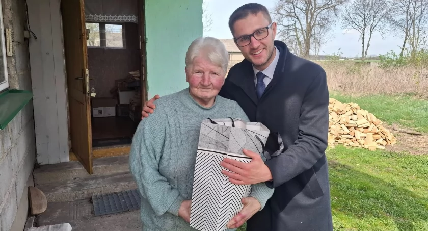 Gmina Rybno: Finał akcji ,,Podziel się na Wielkanoc" , paczki żywnościowe trafiły do osób najbardziej potrzebujących