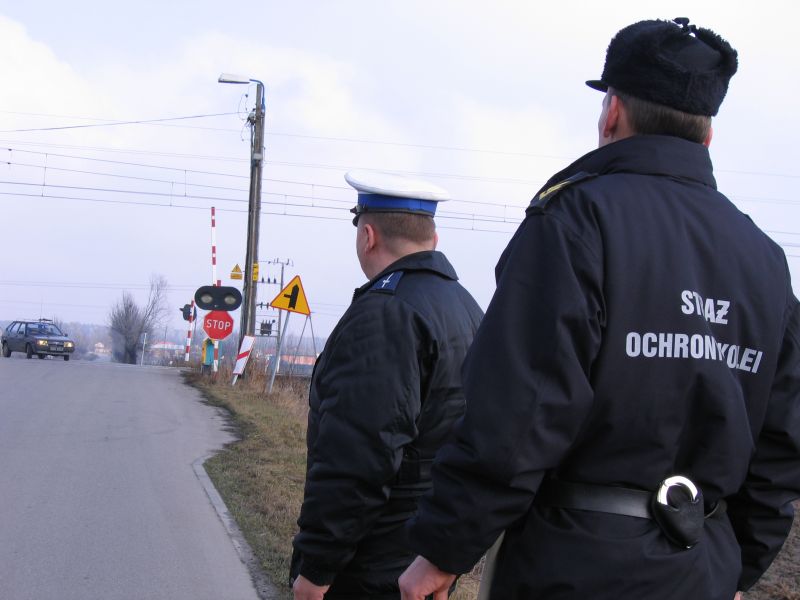Bezpieczniej na przejazdach kolejowych - akcja 