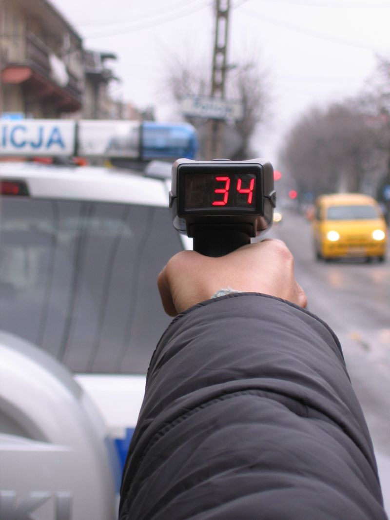 Policjanci z sochaczewskiej drogówki testują nowe radary