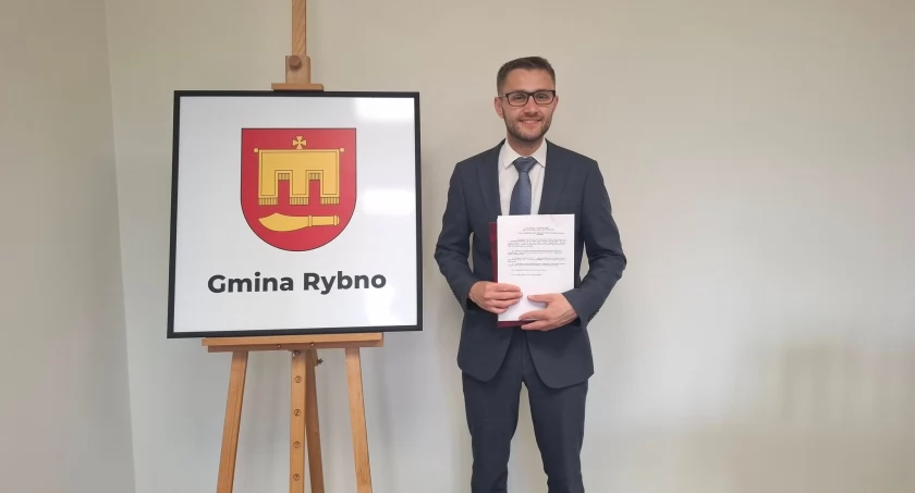 Kolejny etap inwestycji drogowej w Gminie Rybno. Samorząd wspiera przebudowę drogi powiatowej Złota–Dębsk