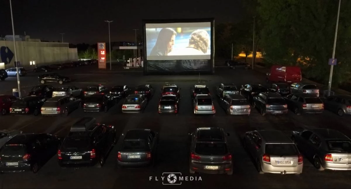 Kino samochodowe przy Galerii Sonata - Gmina Sochaczew zaprasza na wyjątkowy seans