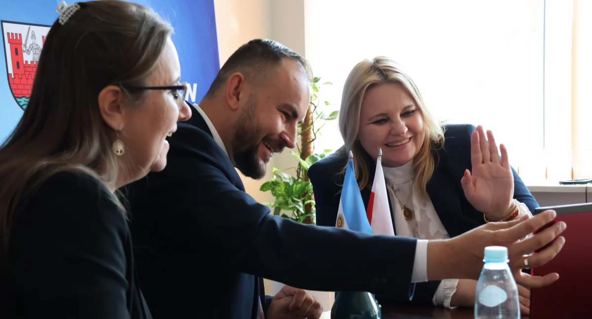 Stosunki nawiązane - Wanda powiedziała TAK burmistrzowi