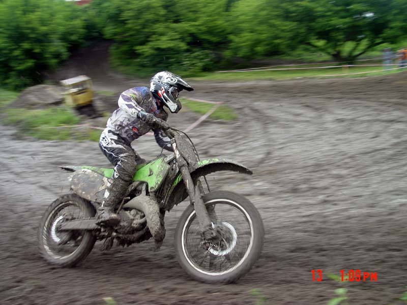 Deszczowy motocross.