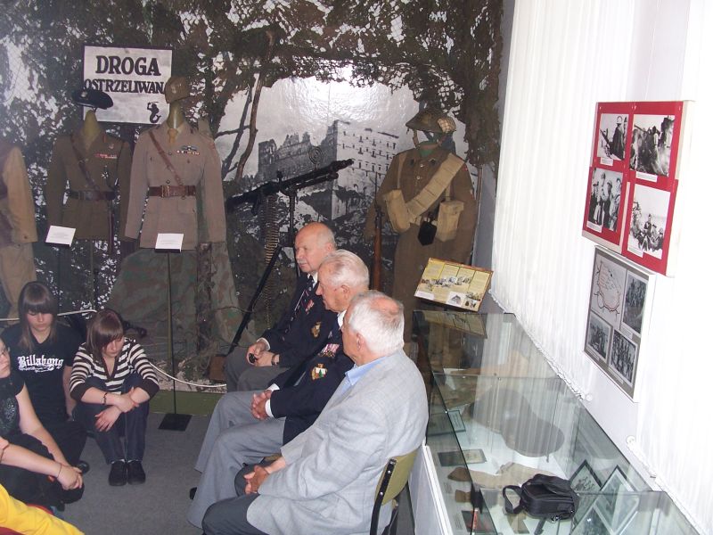 „Z nieludzkiej ziemi” do Monte Cassino...