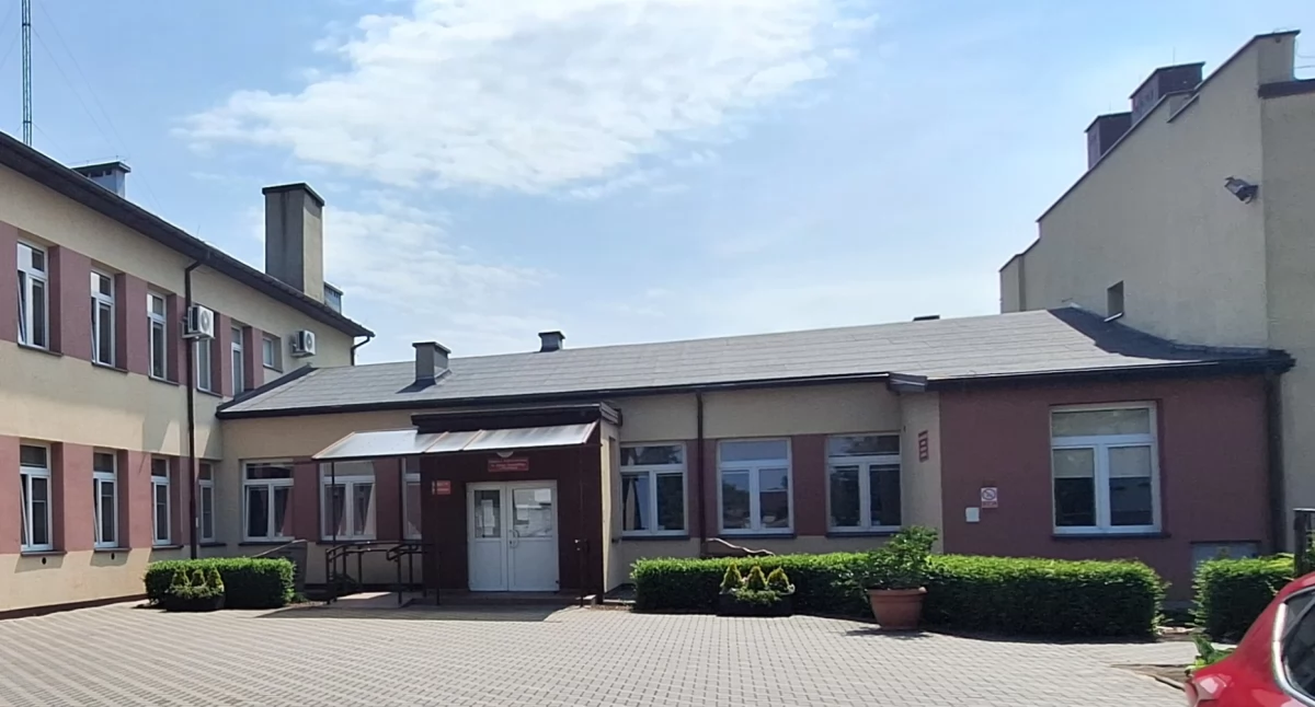 Nożownik na terenie szkoły w Wyczółkach [AKTUALIZACJA]