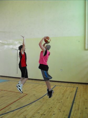 WAKACYJNA LIGA KOSZYKÓWKI PO IV KOLEJCE