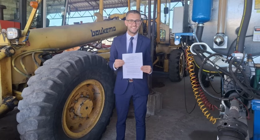 Gmina Rybno zakupiła równiarkę, kolejne drogi gminne zostaną wyremontowane