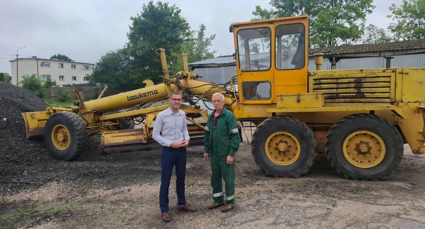 Do gminy Rybno dotarła równiarka Baukema SHM 5 , kolejne drogi gminne zostaną wyremontowane