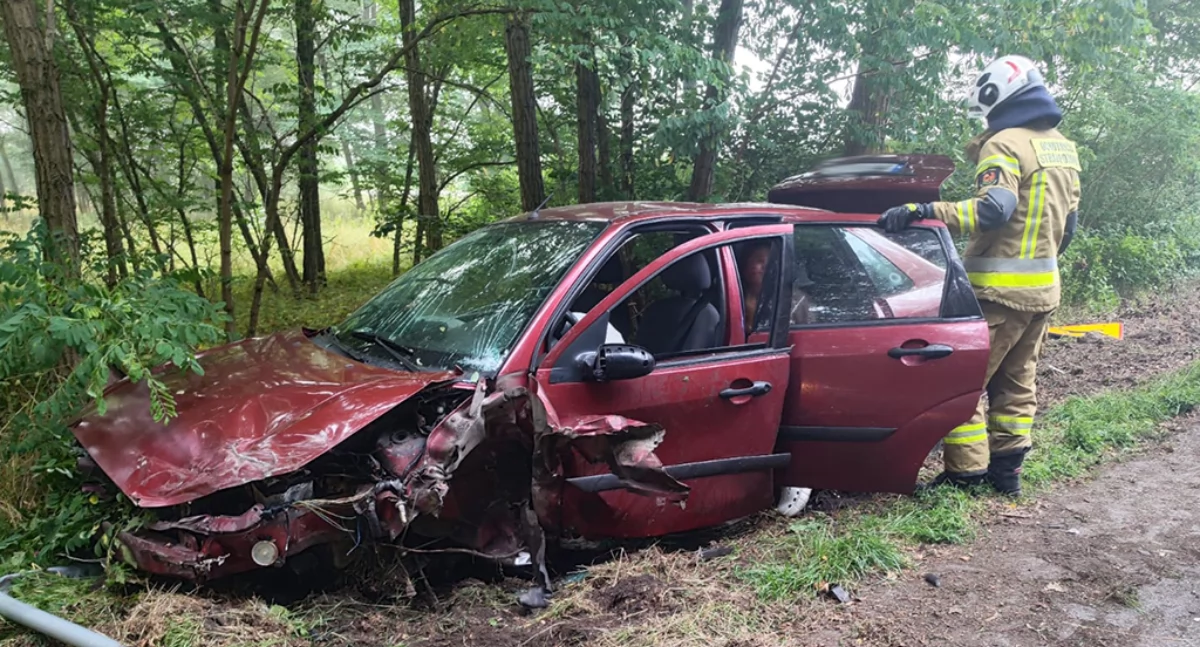 Przygnieciony przez auto podczas naprawy — wypadek w Iłowie