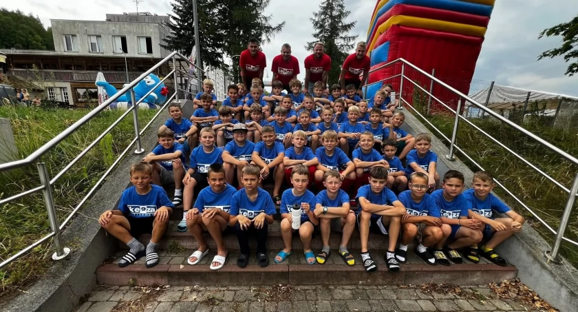 Młodzi piłkarze z Gminy Rybno na obozie sportowym w Mrągowie