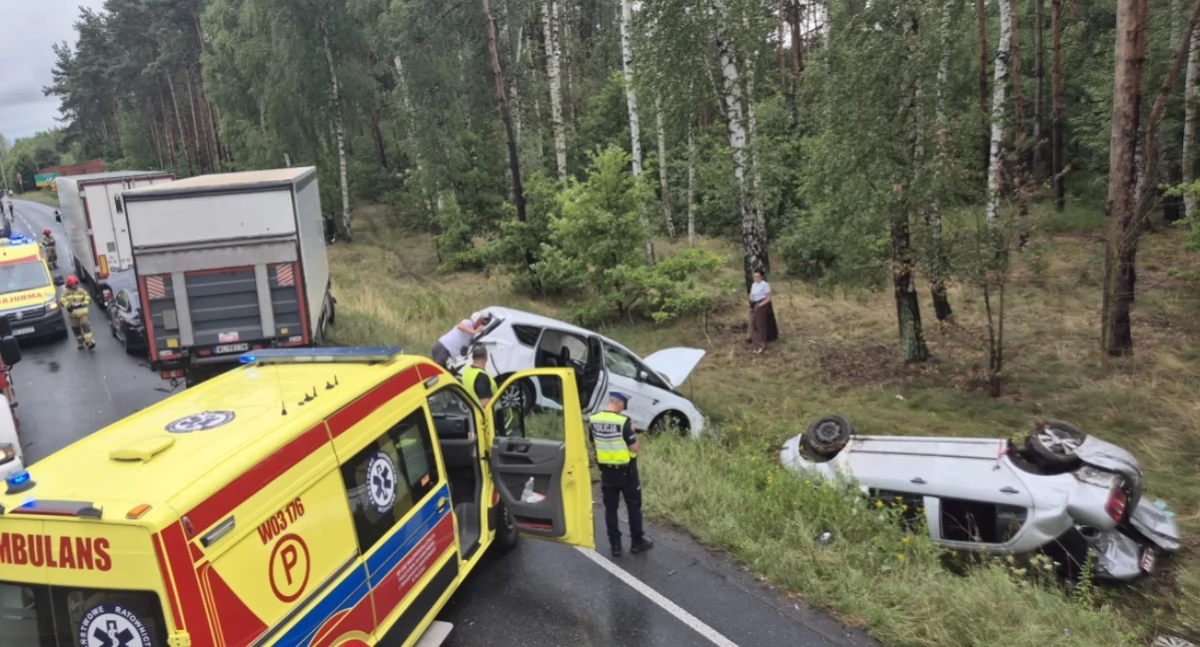 Karambol w Kuznocinie — jedna osoba ranna, pięć aut rozbitych 