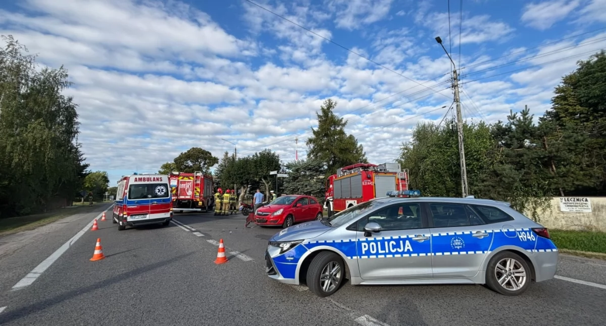 Wypadek na Łowickiej w Sochaczewie — osobówka zderzyła się z motocyklem