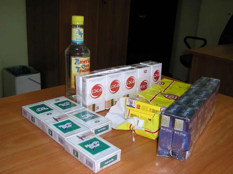 Lewe papierosy na targowisku