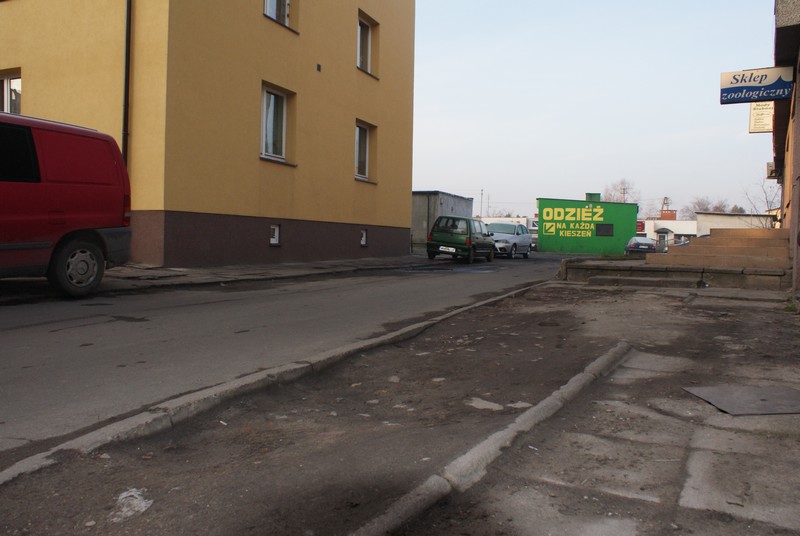 30 tysięcy na chodnik