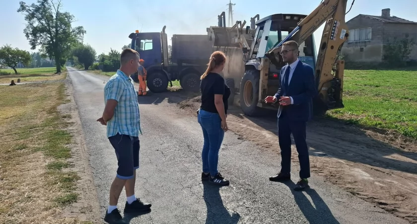 Ruszyła przebudowa drogi Złota – Dębsk