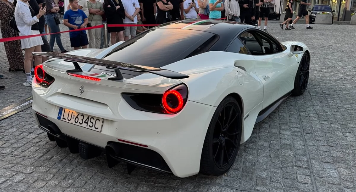 SuperCar Taxi w Sochaczewie — sportowe emocje i szczytny cel