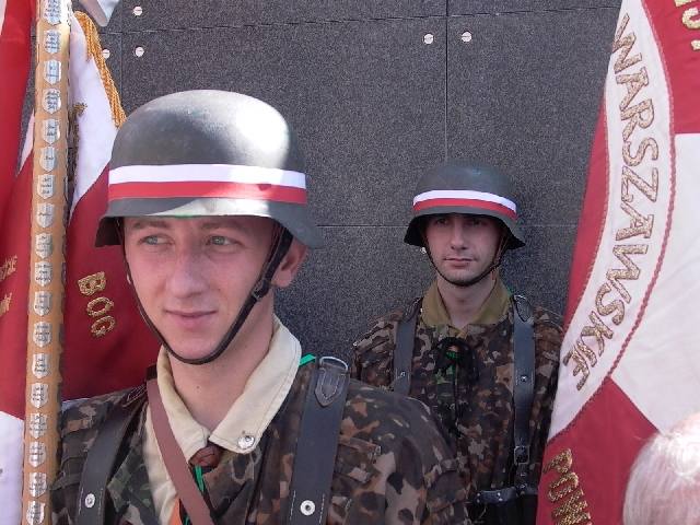 Nasi harcerze i harcerki wystawili dwa poczty sztandarowe