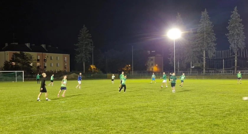 Pierwszy Trening KS 1929 Bzura Chodaków na głównej płycie boiska przy ul. Chopina 101