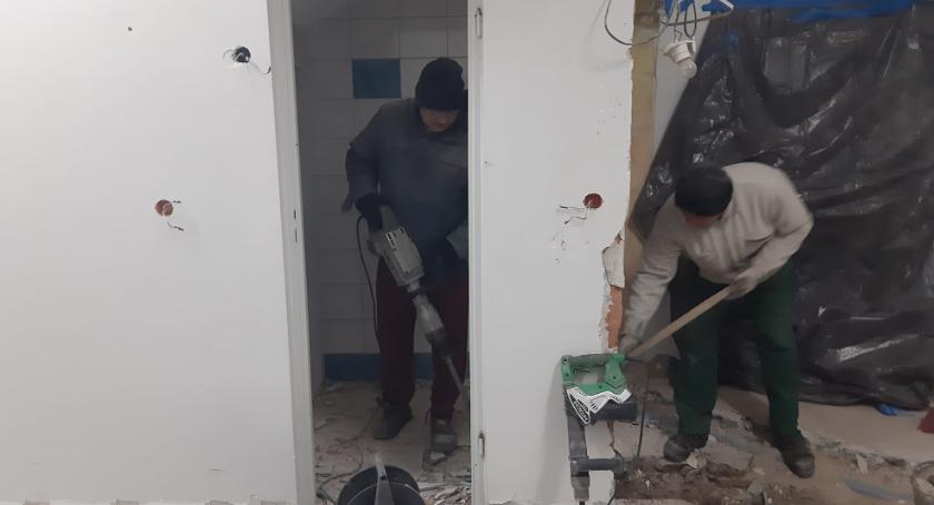 Gmina Rybno: Remont sanitariatów w OSP Rybno rozpoczęty